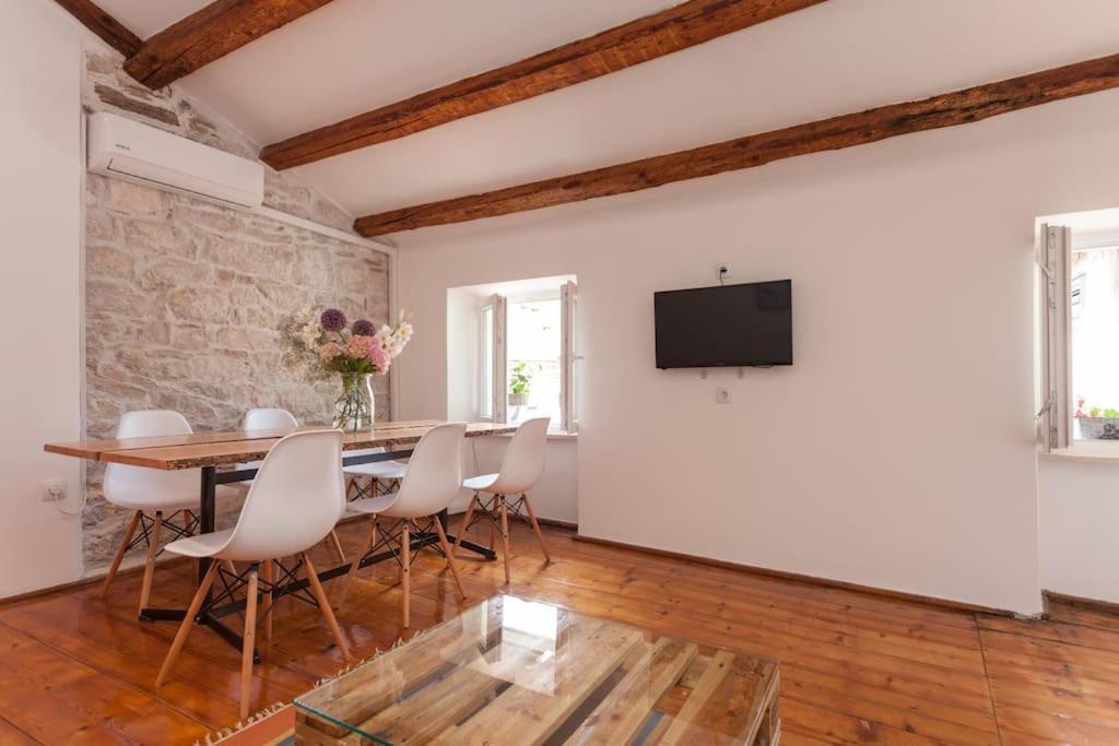 Vintage Apartment Rovinj Old Town Eksteriør billede